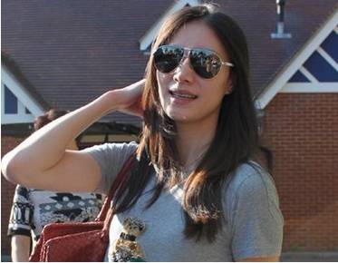 CP被高层冷藏手动拆散的CP宫斗戏女艺人仗着后台在片场发火!K8凯发国际【八卦说】谢杏芳手撕吃瓜群众!密闭恐惧症的一对(图3) CP被高层冷藏手动拆散的CP宫斗戏女艺人仗着后台在片场发火!K8凯发国际【八卦说】谢杏芳手撕吃瓜群众!密闭恐惧症的一对(图3)